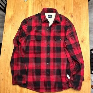 J Crew Shacket Men’s Large Red Tartan Plaid, Sherpa interior